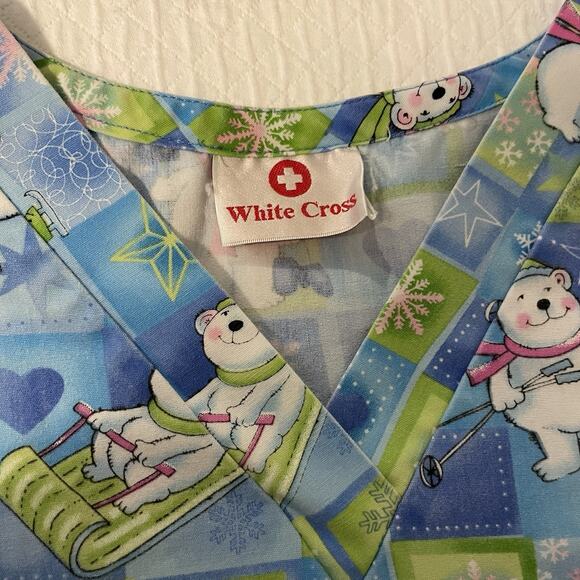 White Cross Scrub Top Polar Bear Snowflakes Christmas Winter Holiday Print Small - Picture 4 of 8